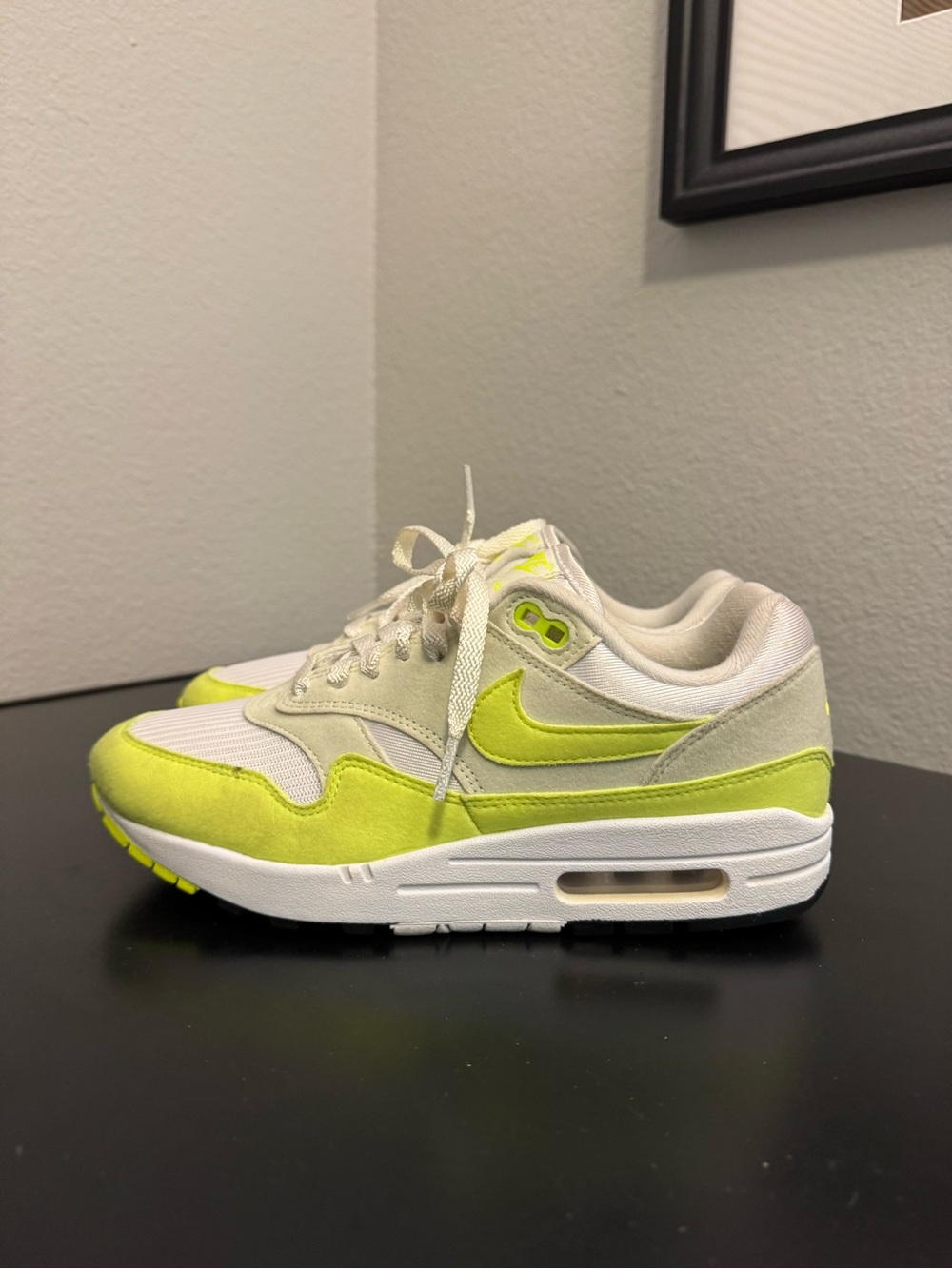 Nike Air Max 1 White Volt Lime